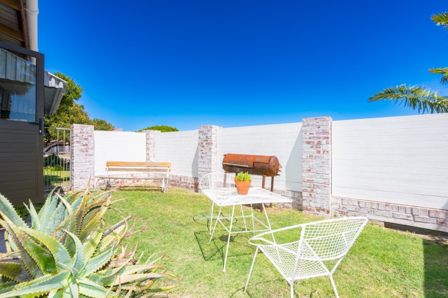 4 Bedroom Property for Sale in Middedorp Western Cape